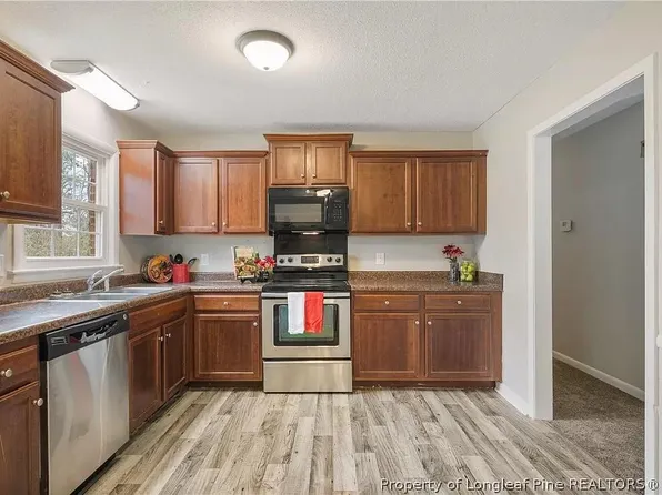 128 Brewster Dr, Fayetteville, NC 28303