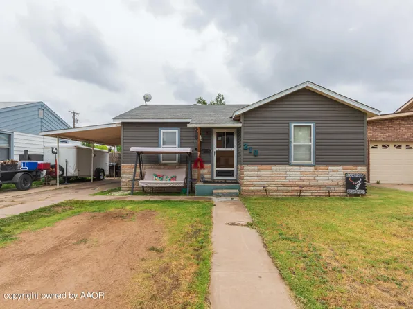 210 Oak Ave, Dumas, TX 79029