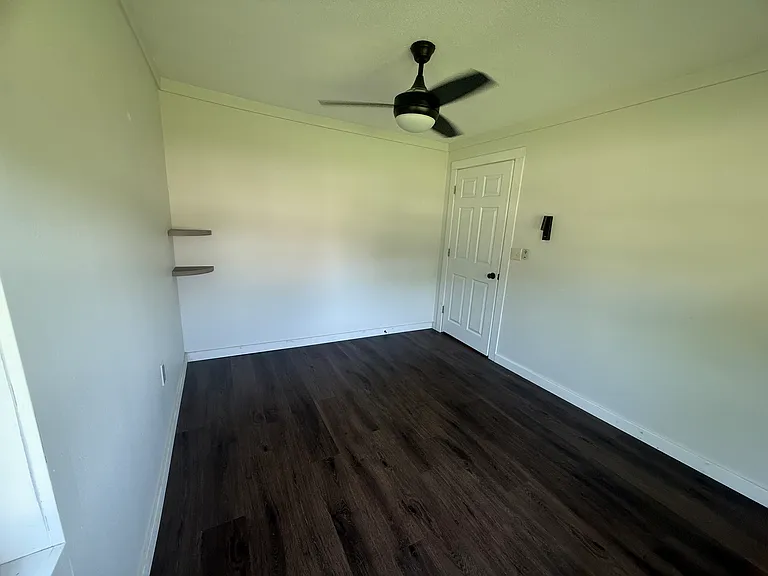 212 SW Railroad St — Photo 14