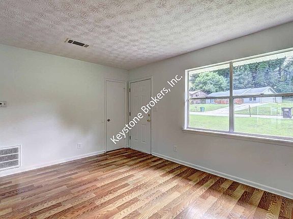 5th image of 198 Meadowlark Ln