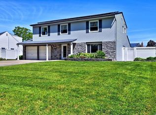 5 Dellmarie Ln, Nesconset, NY 11767