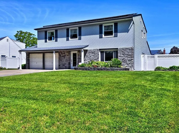 5 Dellmarie Lane, Nesconset, NY 11767