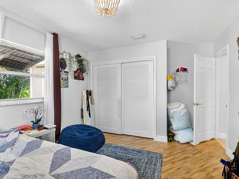 320 Riverdale Rd — Photo 36