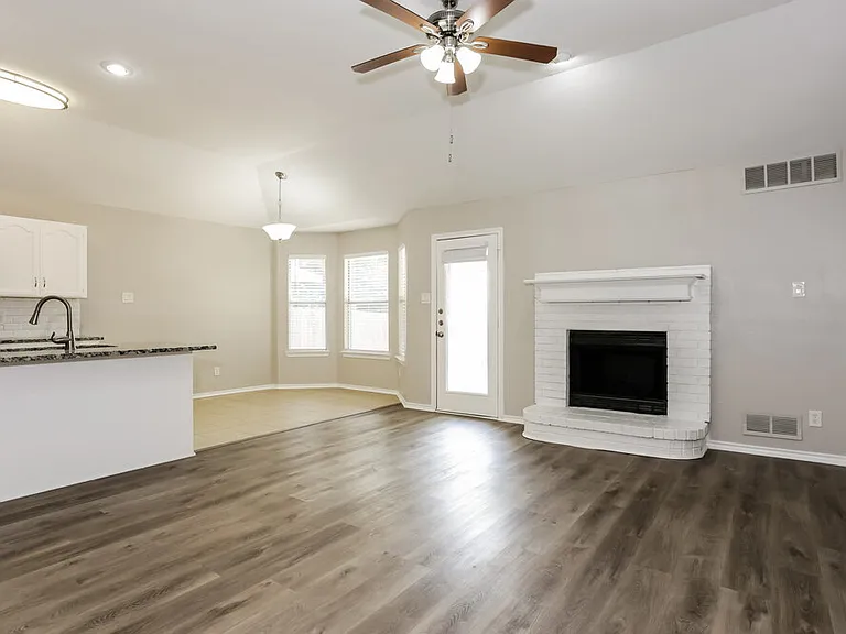 6841 Black Wing Dr — Photo 3