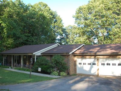 1114 S Groveland Dr, Bluefield, WV, 24701
