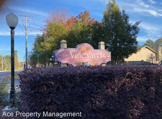 5471 Robmont Dr, Fayetteville, NC 28306