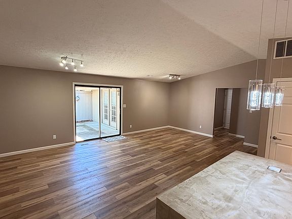 2nd image of 4115 Mimosa Dr