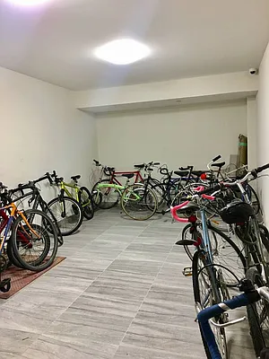 Rented by Manhattan Management LLC | media 25