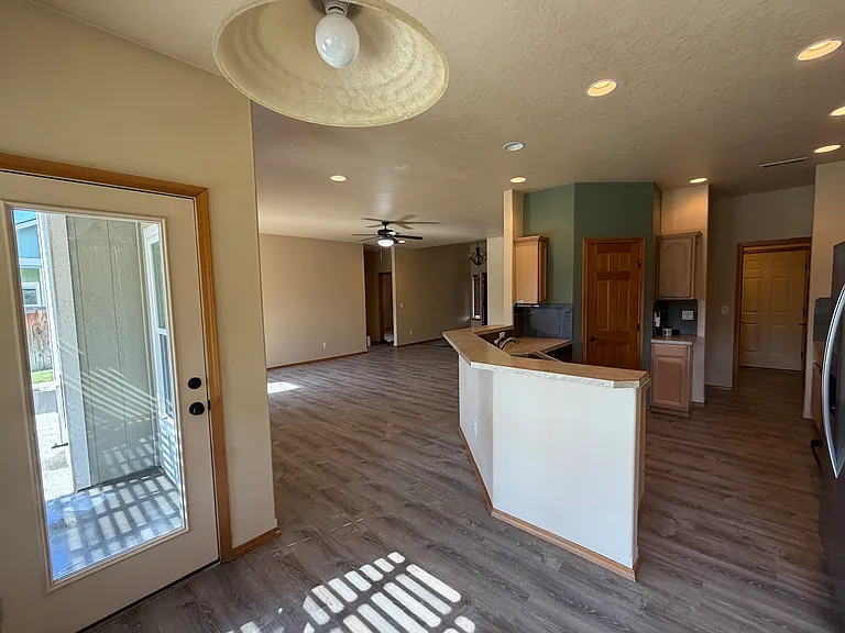 2260 Meridian Ave — Photo 11