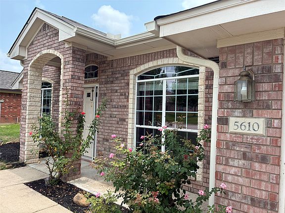 2nd image of 5610 Mosaic Trl