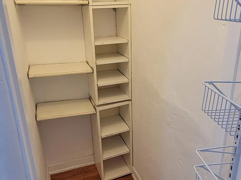 1433 Livonia Ave #UPSTAIRS — Photo 11