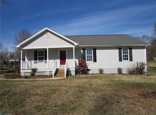 8100 Daltonshire Dr, Oak Ridge, NC 27310