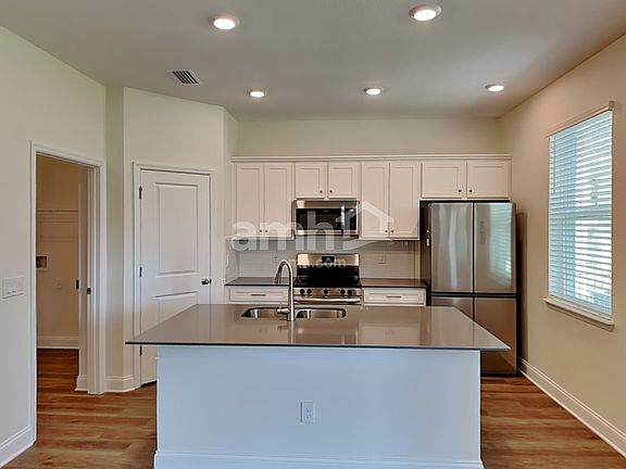 4th image of 1072 Grafton Ridge Dr