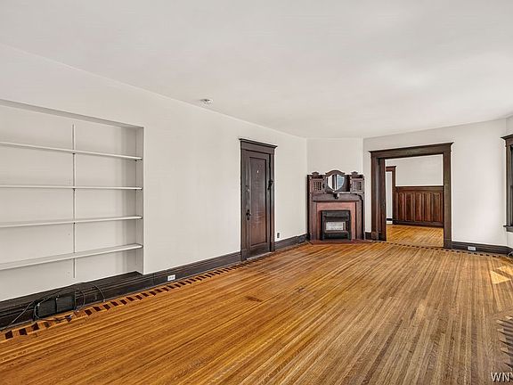 4th image of 343 Richmond Ave
