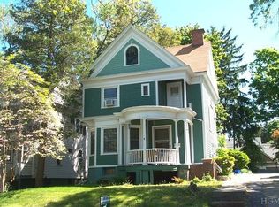 6 Whitehouse Ave, Poughkeepsie, NY 12601