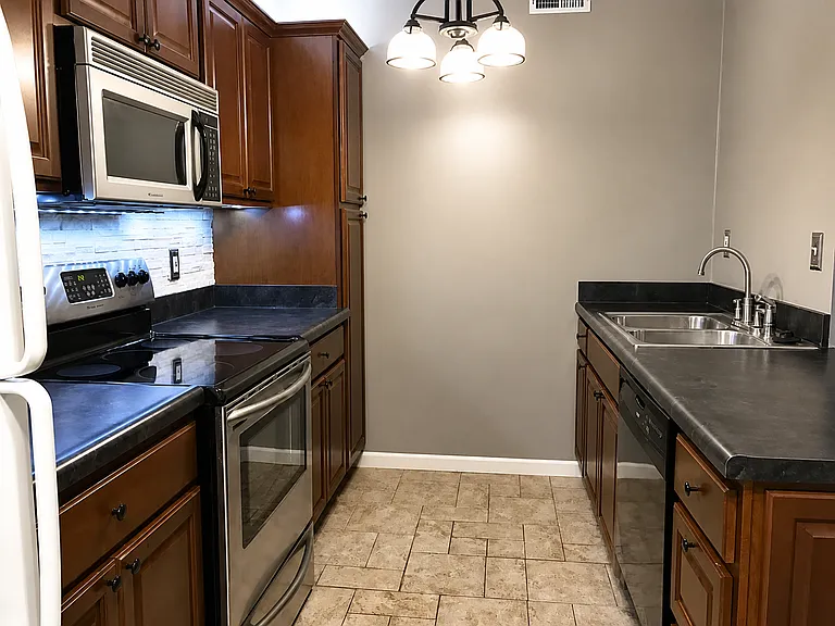 5728 Elwood St #2 — Photo 8