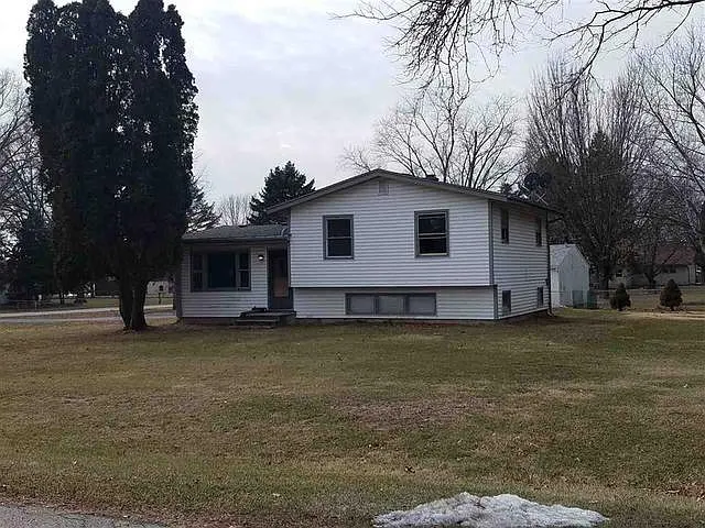 1361 Randall Dr photo 1