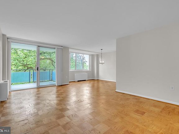 4th image of 10401 Grosvenor Pl APT 410