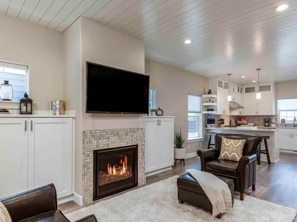 21341 Oakview Dr, Bend, OR 97701