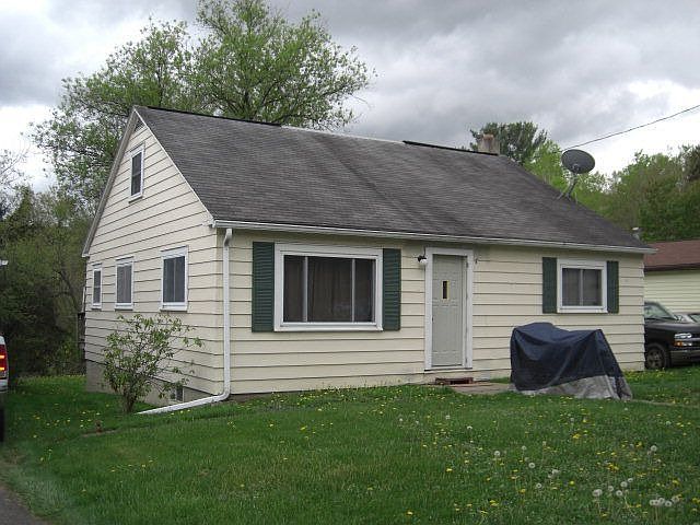 2nd image of 23 Owen St