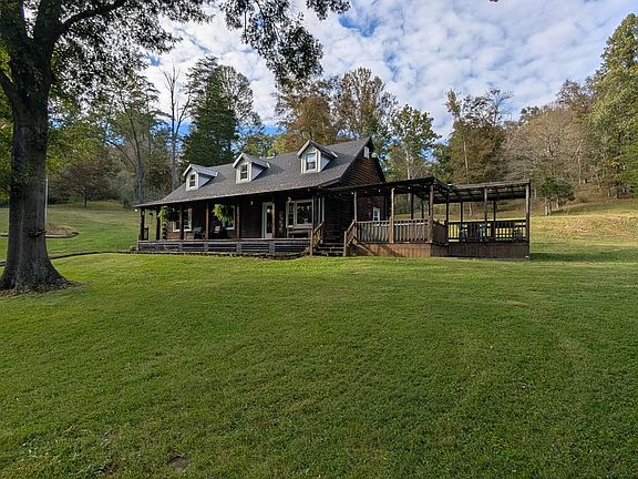 2nd image of 800 Moore Rd