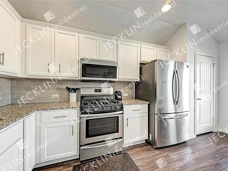 105 Kleberg Ct — Photo 11