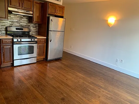 Rented by Premier Metro Realty Corp | media 3