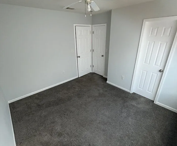 221 Campus Dr #4 — Photo 7