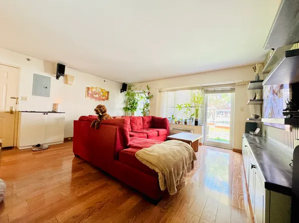 64-34 Grand Cent Parkway image 4 of 11