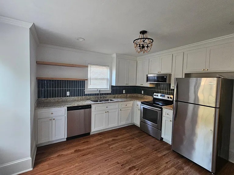 405 Anderson St — Photo 4