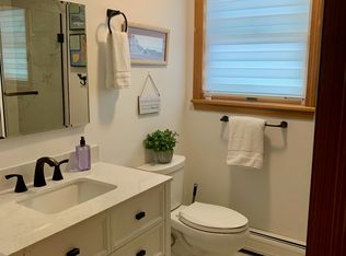 12 Old Lighthouse Rd, Tisbury, MA 02568