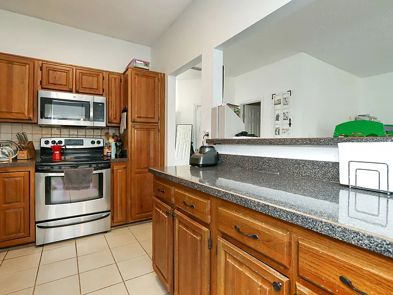 1356 Lake Dr — Photo 8