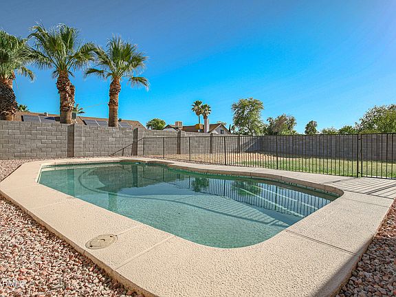 3rd image of 4737 W VILLA THERESA Drive