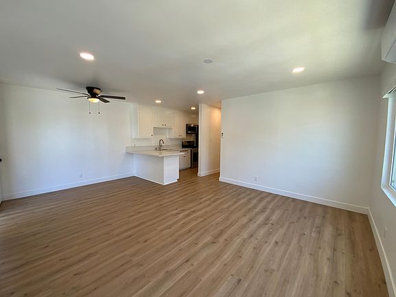 Living Room/Dining Area