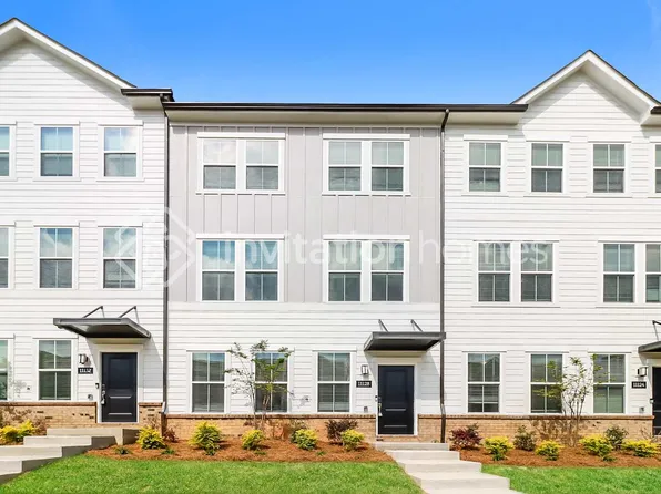 11128 Tournament Dr, Charlotte, NC 28269