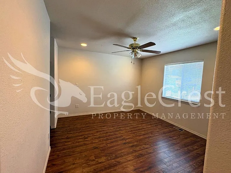 216 N Park St — Photo 38