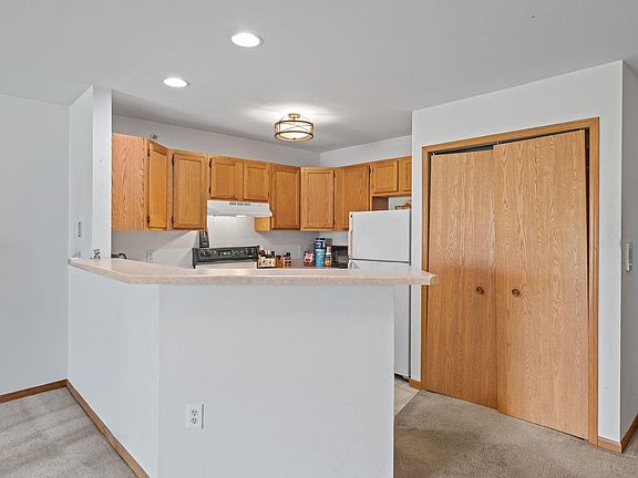 3rd image of 33B Grand Canyon Dr #207