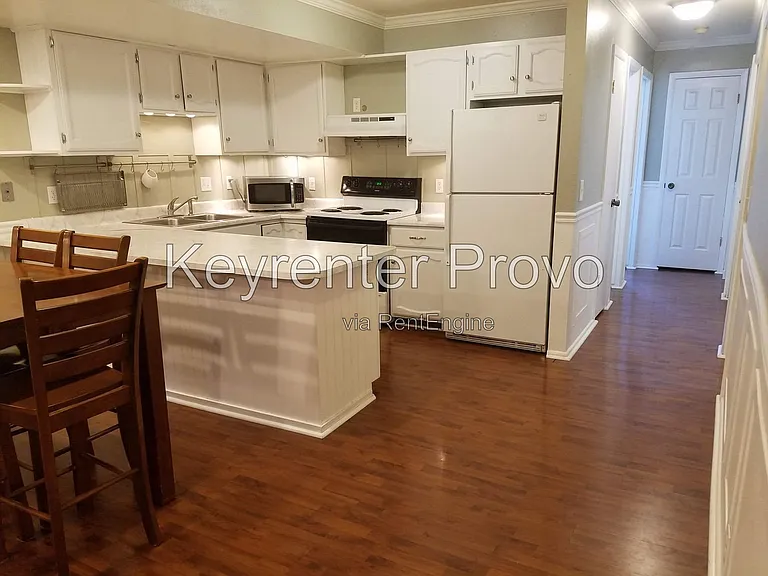 1686 Hickory Ln — Photo 6