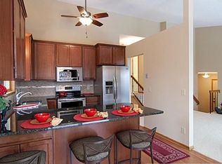 3646 Granada Ave N, Oakdale, MN 55128