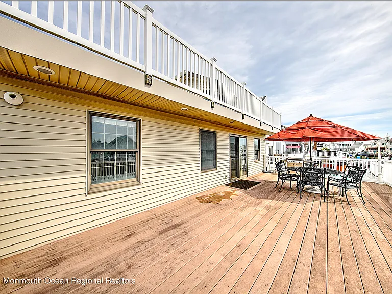 31 Peggy Ln — Photo 31