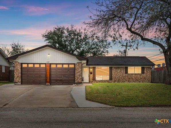 118 Holiday Ln, Port Lavaca, TX 77979