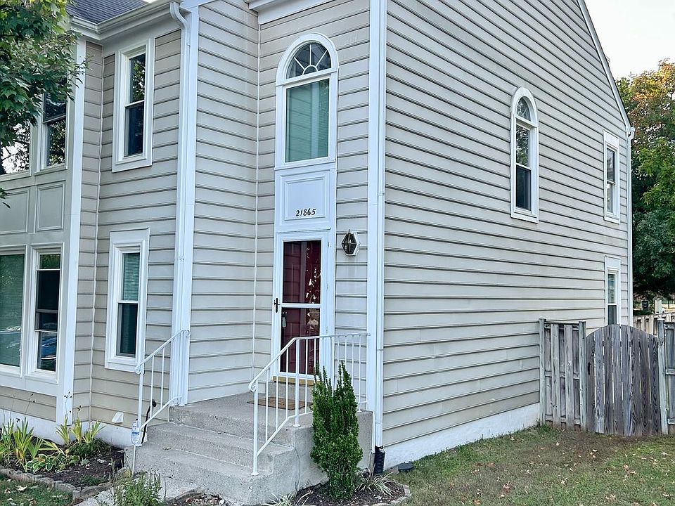 21865 Broadleaf Sq, Sterling, VA 20164 | Zillow