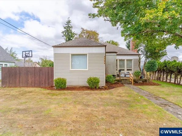 1162 SE Lyle St, Dallas, OR 97338