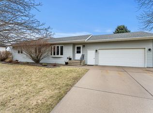 900 Southview Ave, Braham, MN 55006
