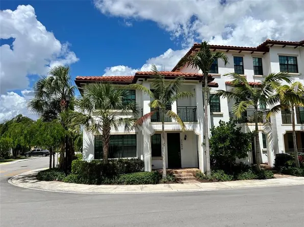 11679 SW 13th Ct, Hollywood, FL 33025