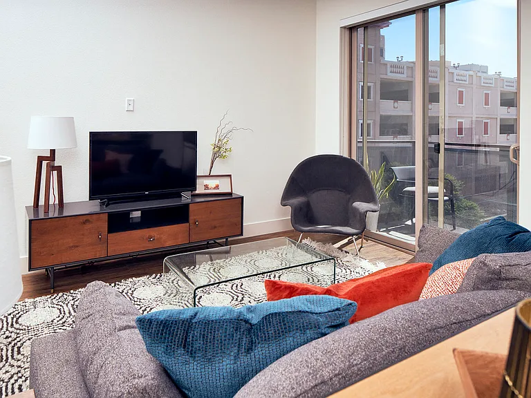 Main+Nine — Photo 6