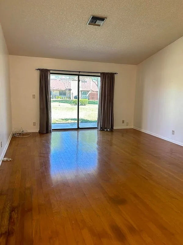 2 bed, 2.0 bath, 1230 sqft, $2,800 — Photo 3