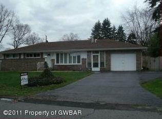 7 Oakwood Dr, Wilkes Barre, PA 18702