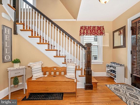 5th image of 34 Laurel St