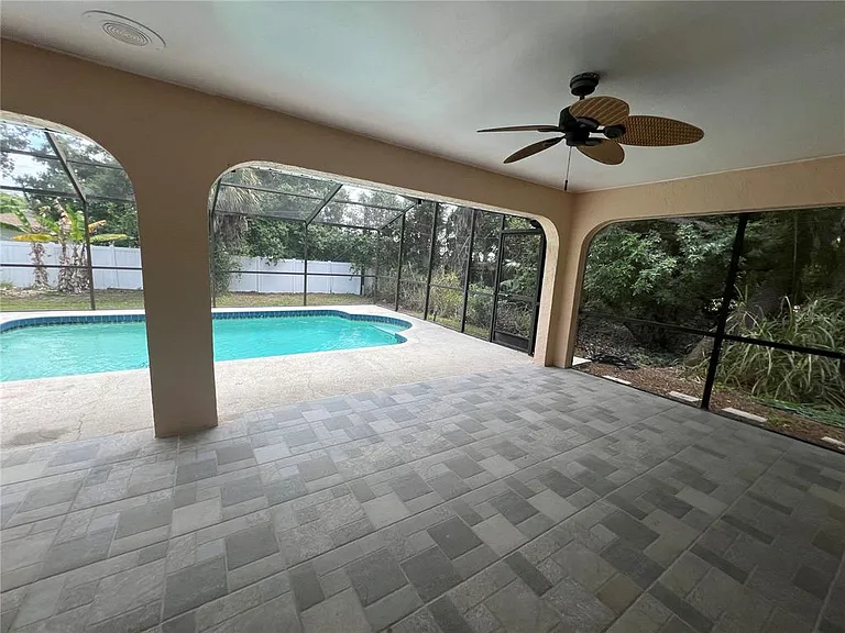 1516 Abel St — Photo 36